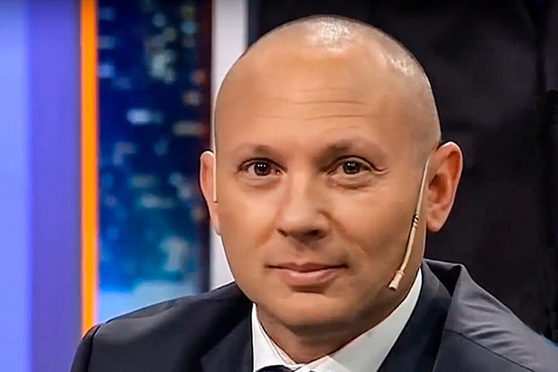 Antes de las 8.45 de este jueves, el falso abogado Marcelo Sebastián D’Alessio estaba sentado junto a su abogado Claudio Fogar en la sede de la fiscalía federal de Dolores que está en manos de Juan Pablo Curi.