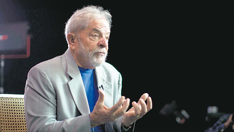Lula habló dos horas y diez minutos con los enviados de Folha de Sao Paulo y El País.