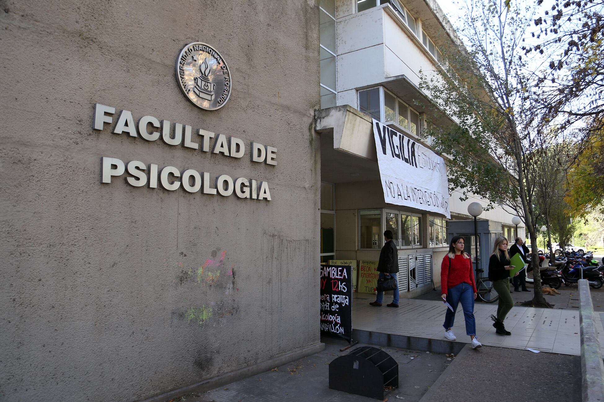 Hubo enfrentamientos que impidieron la sesión especial.