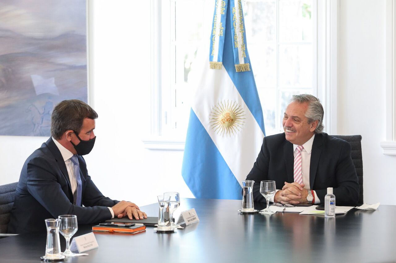 Fernández con el ceo de Ford, Martín Galdeano, durante la reunión en Olivos. 