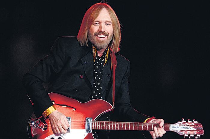 Petty integró Traveling Wilburys junto a Bob Dylan, Roy Orbison, George Harrison y Jeff Lynne.