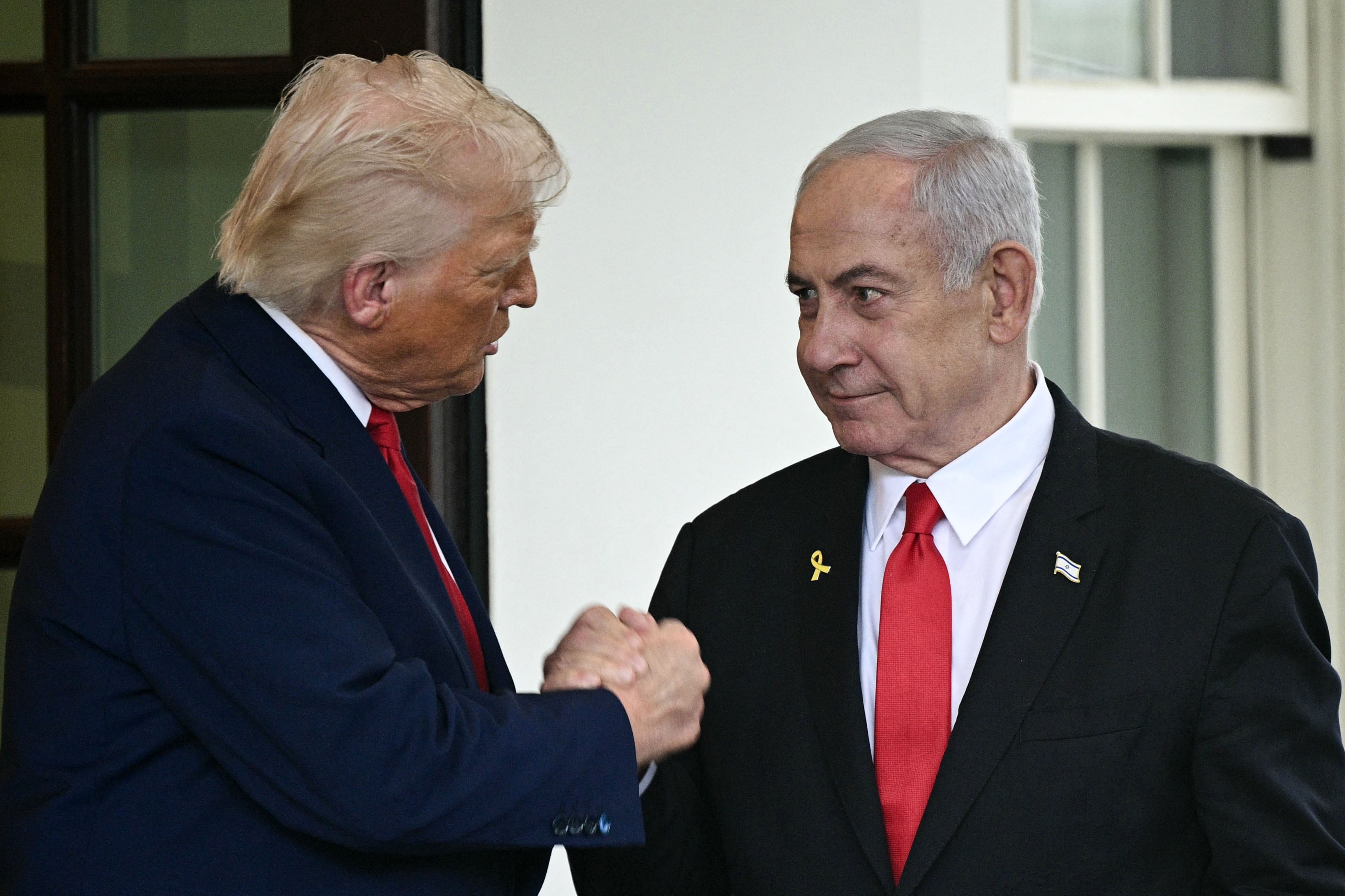 Donald Trump anunció un acuerdo de paz entre Israel y Hamás mientras que Benjamín Netanyahu dijo que lo ratificará