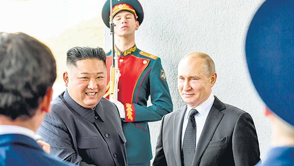 Putin y Kim posan juntos en Vladivostok.