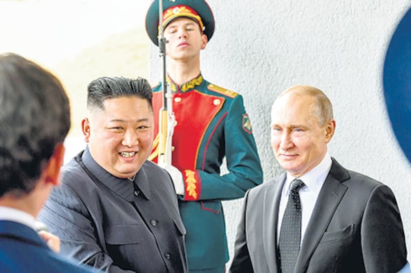 Putin y Kim posan juntos en Vladivostok.