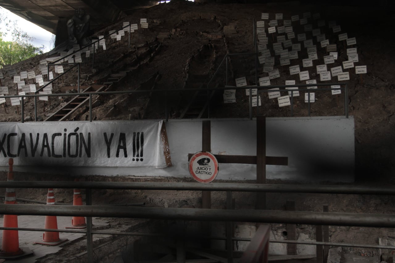 Sobrevivientes, familiares y trabajadores del Espacio para la Memoria “Club Atlético” lanzaron una convocatoria abierta para desmontar colectivamente la silueta.