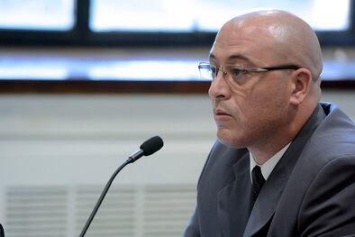 Mario Urquiza revistaba en la comisaría 15ª de Pueblo Esther y luego fue jefe de la PAT. "Los testimonios son lapidarios: disparó con intención. No fue un accidente", dijo el fiscal Carlos Covani al cierre del juicio contra el policía Mario Urquiza, por e