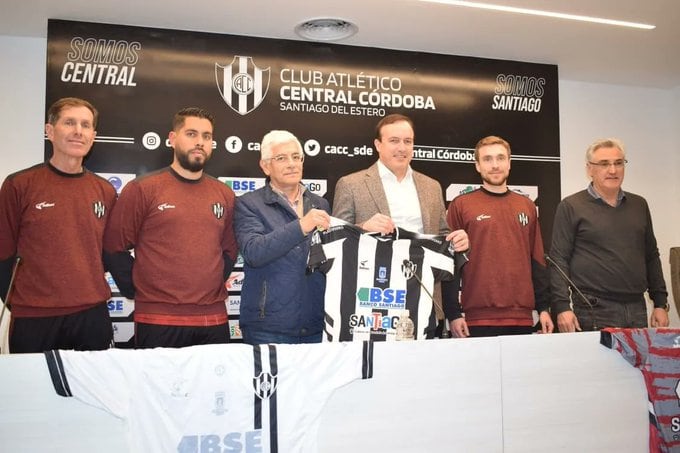 Presentación oficial de Abel Balbo y su cuerpo técnico en el equipo santiagueño