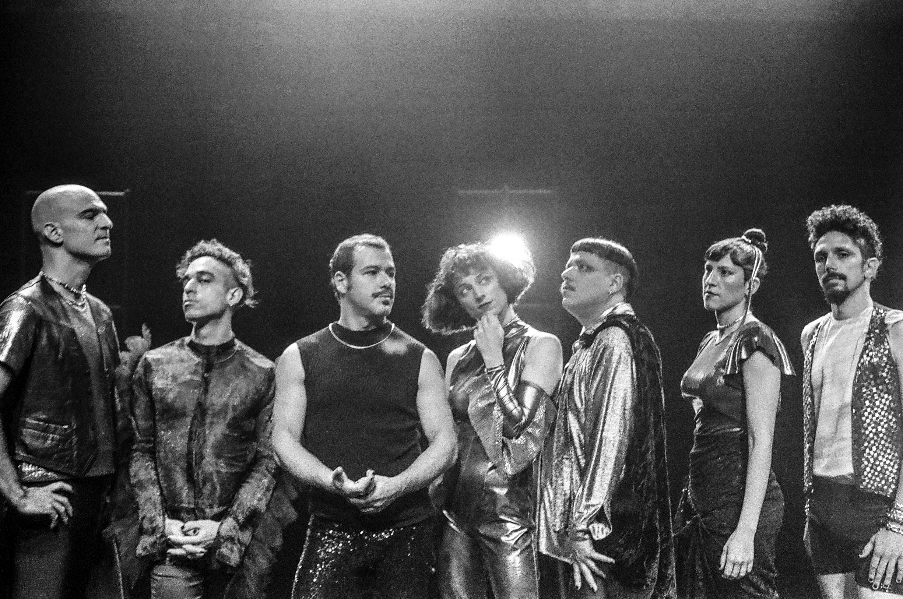 Nadie duerma es el sexto disco de Los Besos.