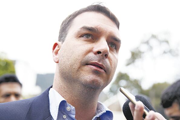 El diputado Flavio Bolsonaro, hijo del presidente, eje de una trama de corrupción.