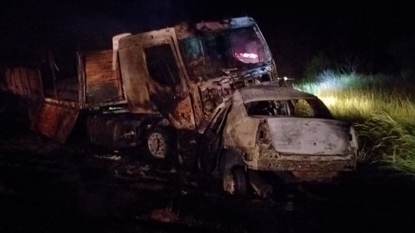 Tres personas murieron en un choque frontal entre un auto y un camión en la ruta provincial 51.