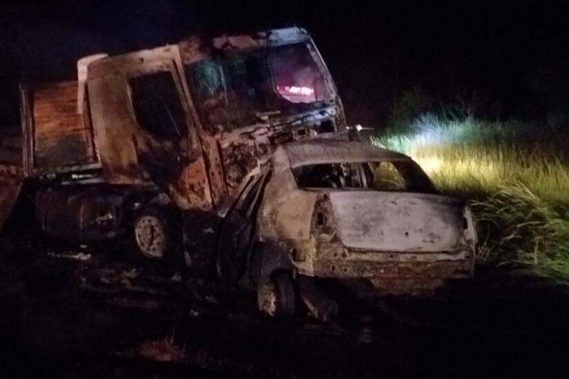 Tres personas murieron en un choque frontal entre un auto y un camión en la ruta provincial 51.