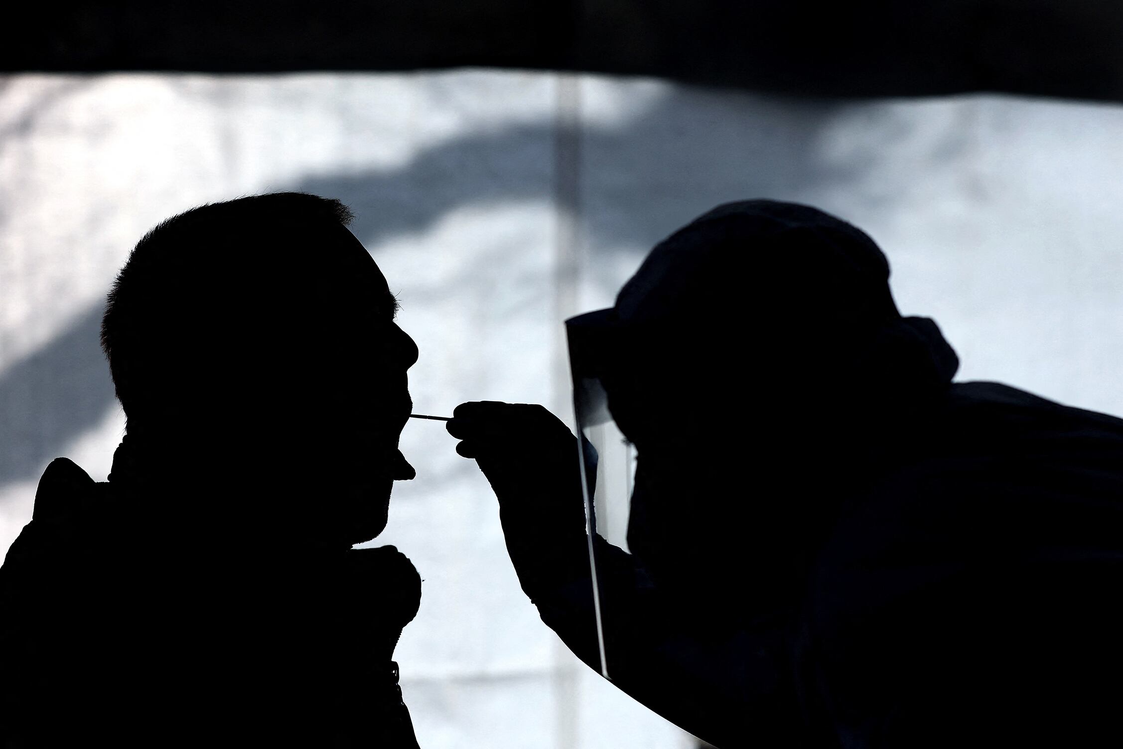 El covid sigue muy presente y matando.