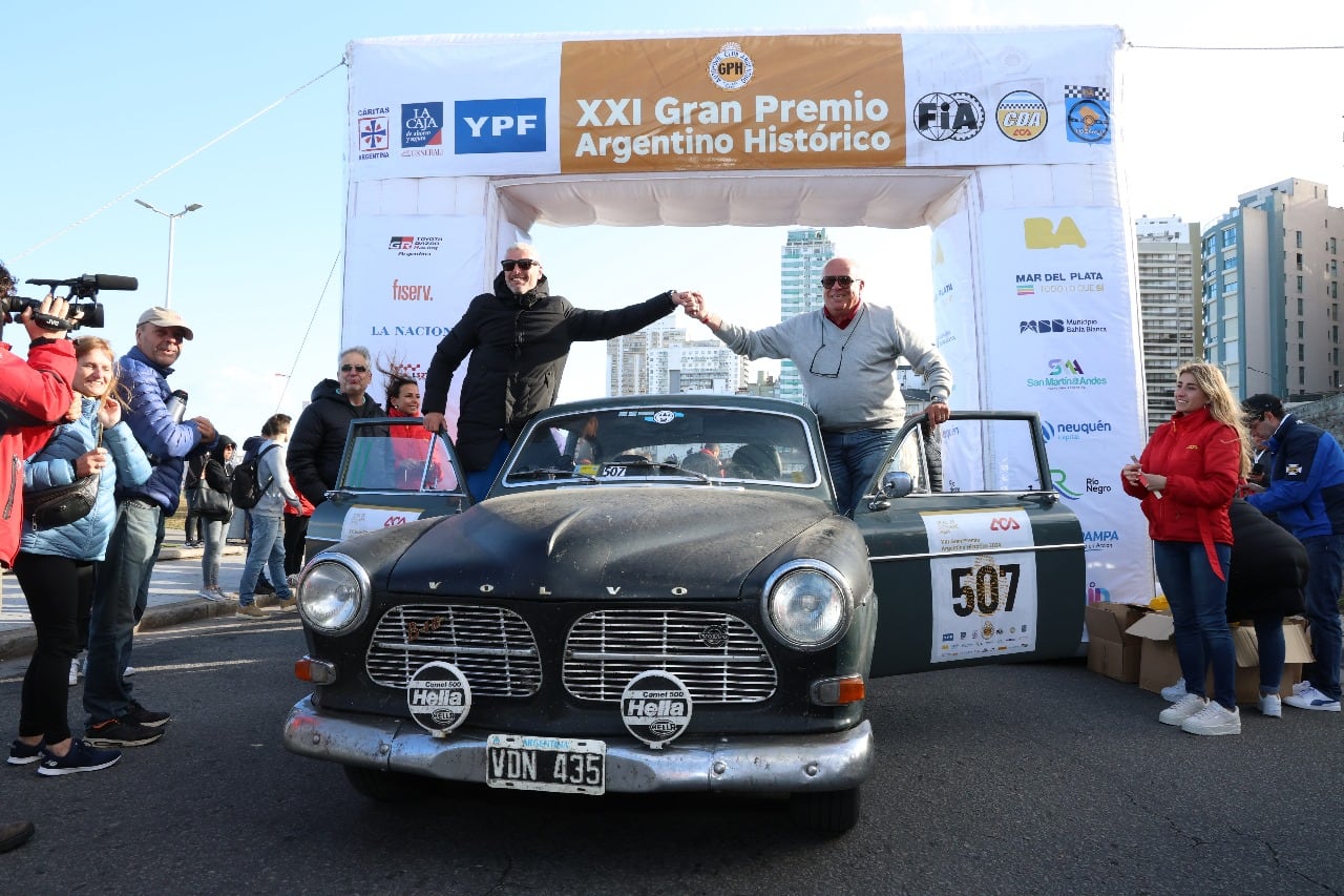 El Volvo 122, de 1963, de Carlos Berisso y Horacio Riccio, ganadores del GPH 2024