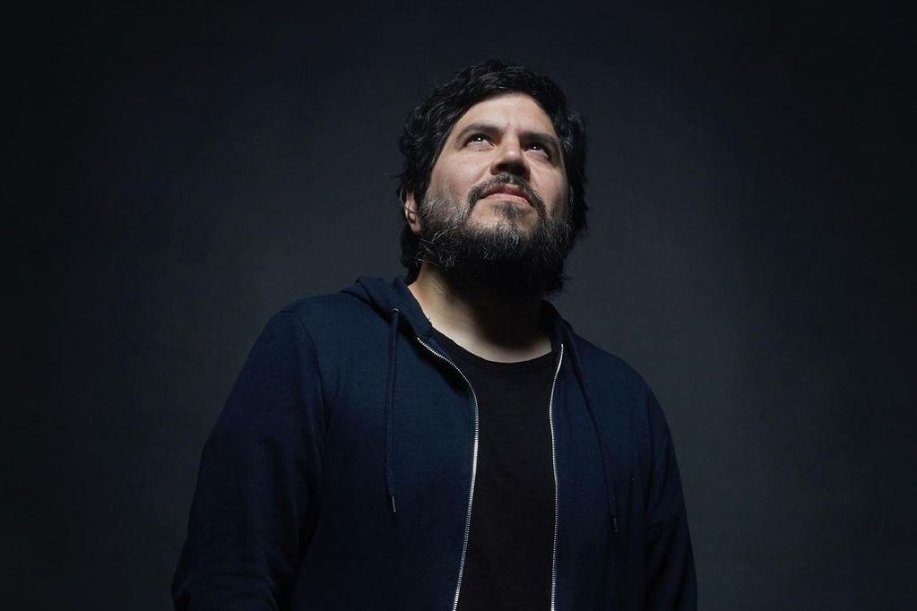 El cantante de El Mató a un Policía Motorizado juntó sus temas para el revival de Okupas en un disco solista lleno de feats