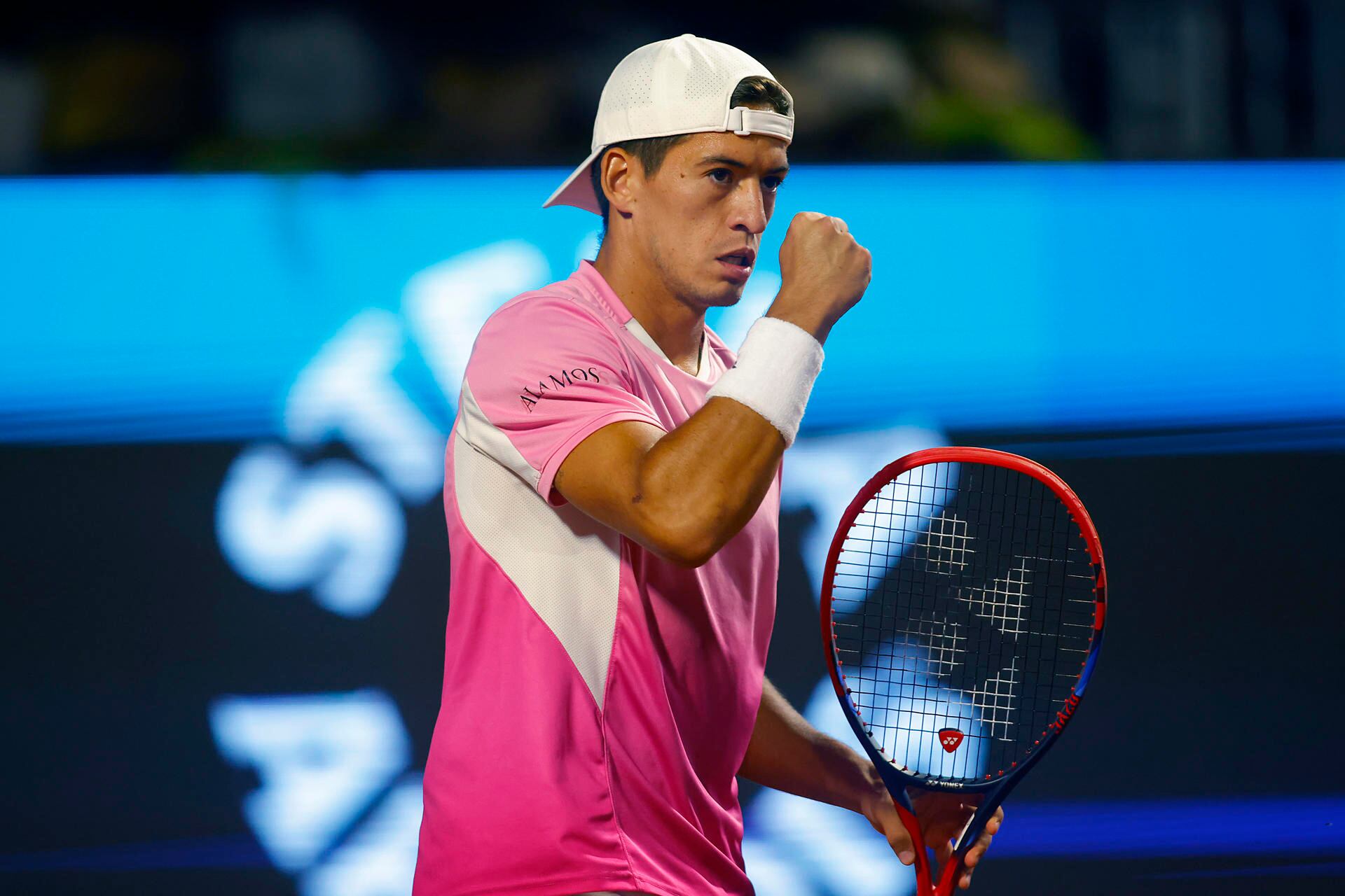 El festejo de Báez, que buscará su octavo título en el circuito