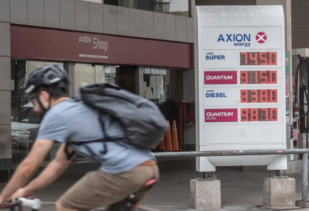 Los combustibles, que acumulan fuertes aumentos desde que empezó la gestión de Javier Milei, subieron hoy un 27% en promedio.