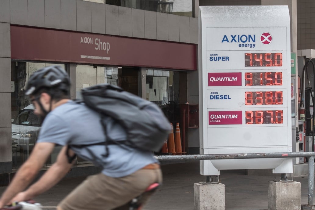 Los combustibles, que acumulan fuertes aumentos desde que empezó la gestión de Javier Milei, subieron hoy un 27% en promedio.