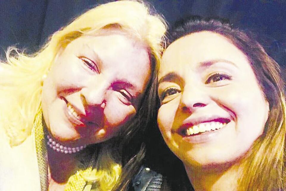 Elisa Carrió y Mariana Zuvic, quien presentó la nueva denuncia.
