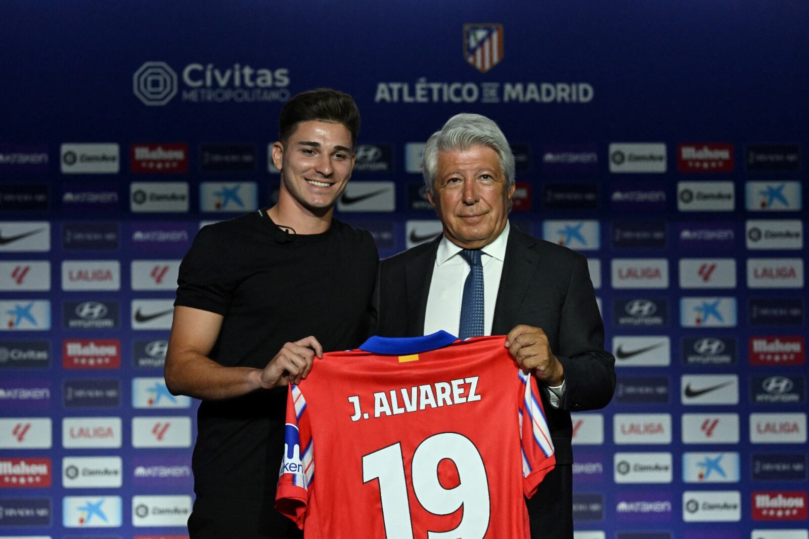 Julián Álvarez lucirá la casaca 19 del Atlético de Madrid.