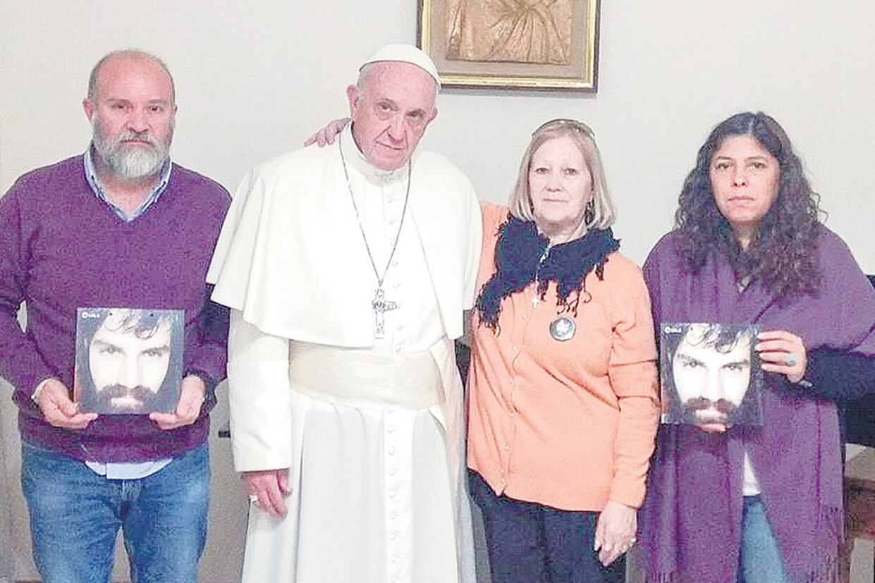 El Papa invitó a los Maldonado luego de que Santiago fuera hallado sin vida en el río Chubut.
