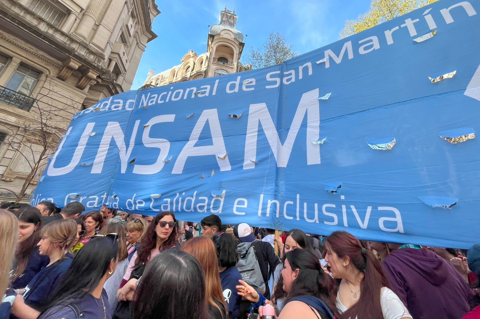 La Unsam presente en la marcha federal universitaria. 