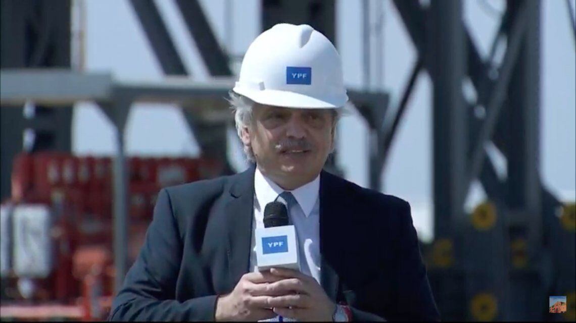 Alberto Fernández durante su última visita a Vaca Muerta