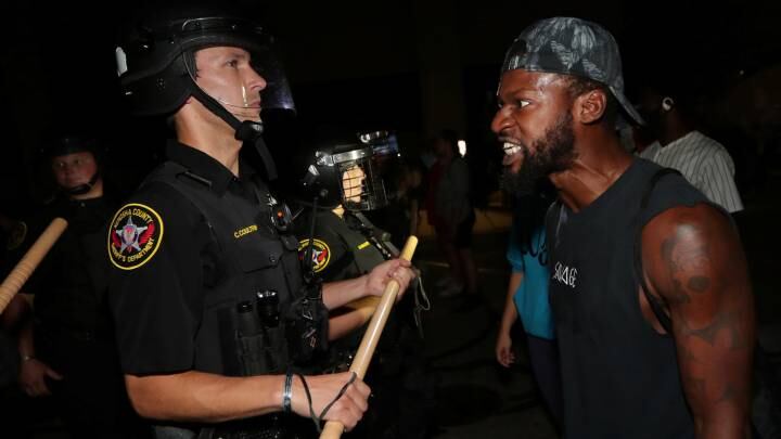 Habitantes de Kenosha exigen respuestas ante otro flagrante caso de racismo.