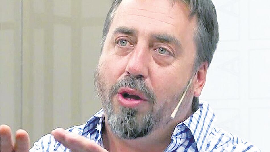 El abogado ambientalista Enrique Viale consideró inconstitucional el decreto de Macri.