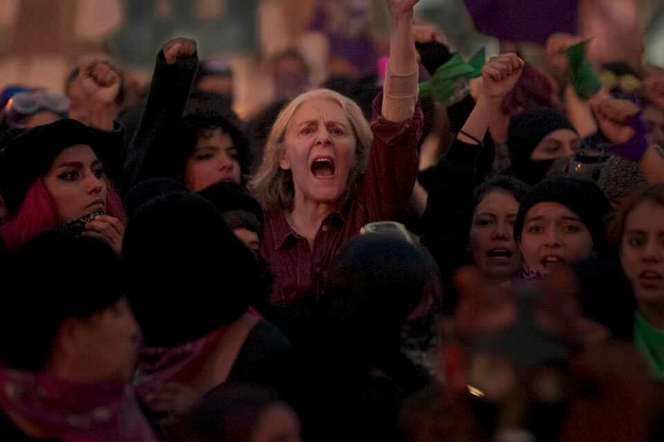 La historia es la de una madre que busca a su hija desaparecida en un México cada vez más violento.