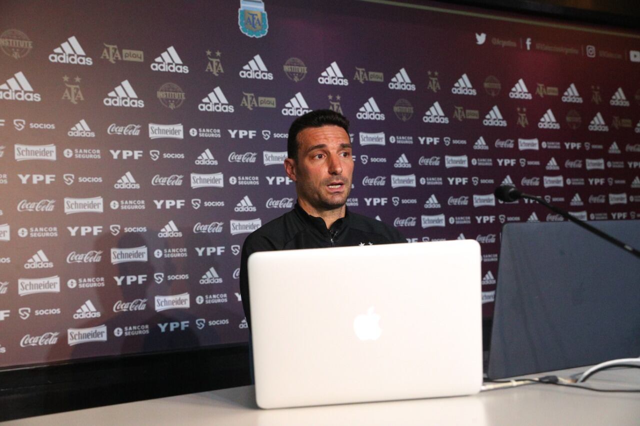 Scaloni habló con la prensa de manera virtual