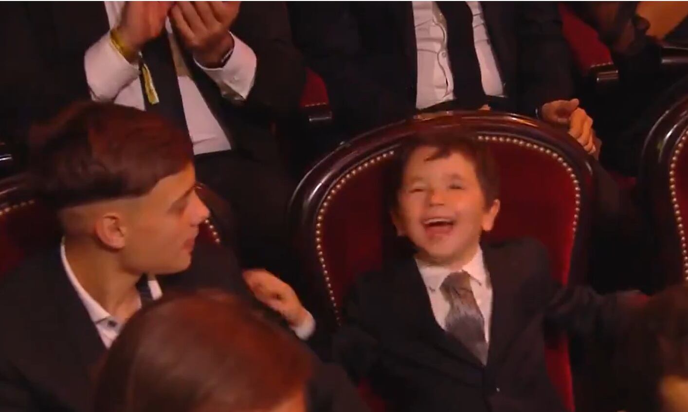 El hijo del medio de la familia Messi-Roccuzzo, en el Teatro del Châtelet