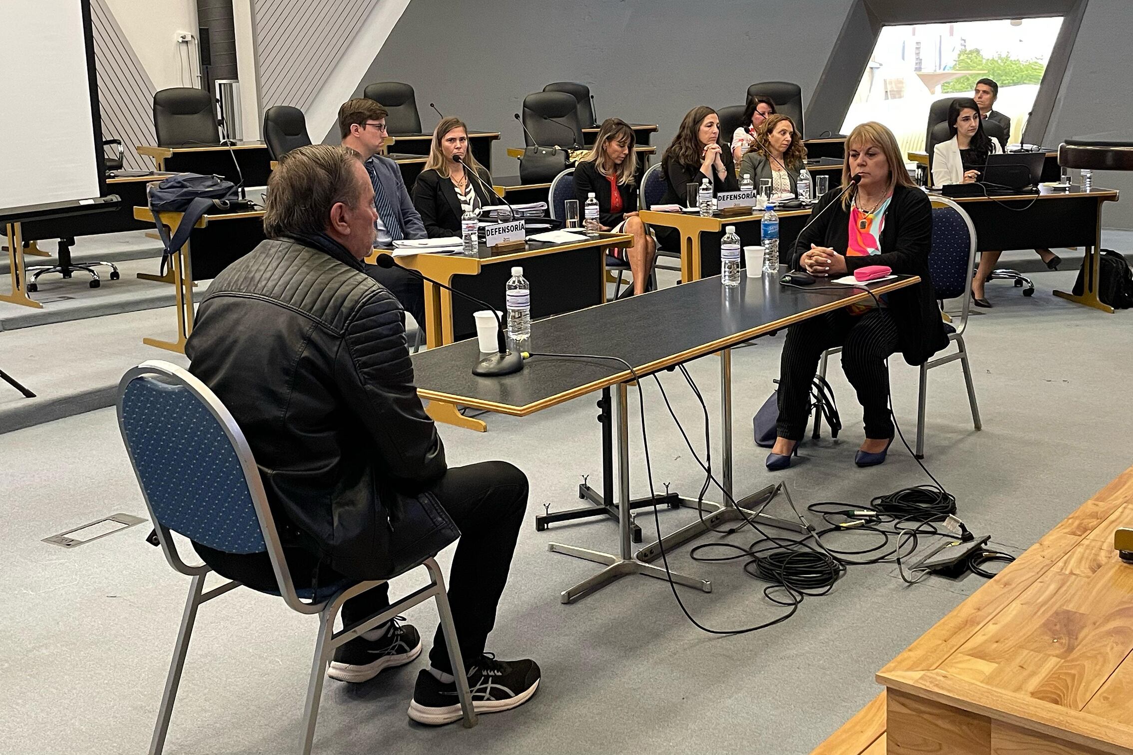 El careo entre el abuelo de Lucio Dupuy y la abogada. 