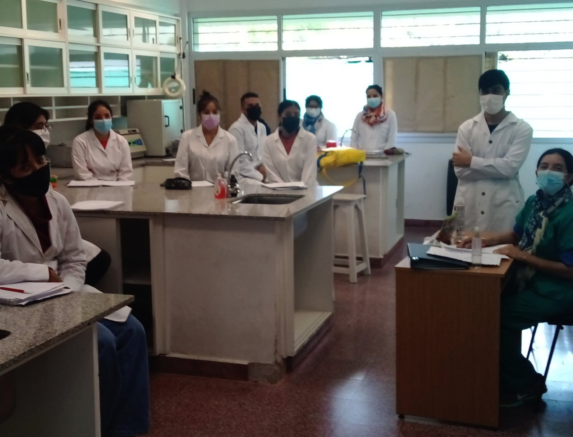 Estudiantes de segundo año de la carrera de Medicina en Salta, en clase de Histología e Inmunología.