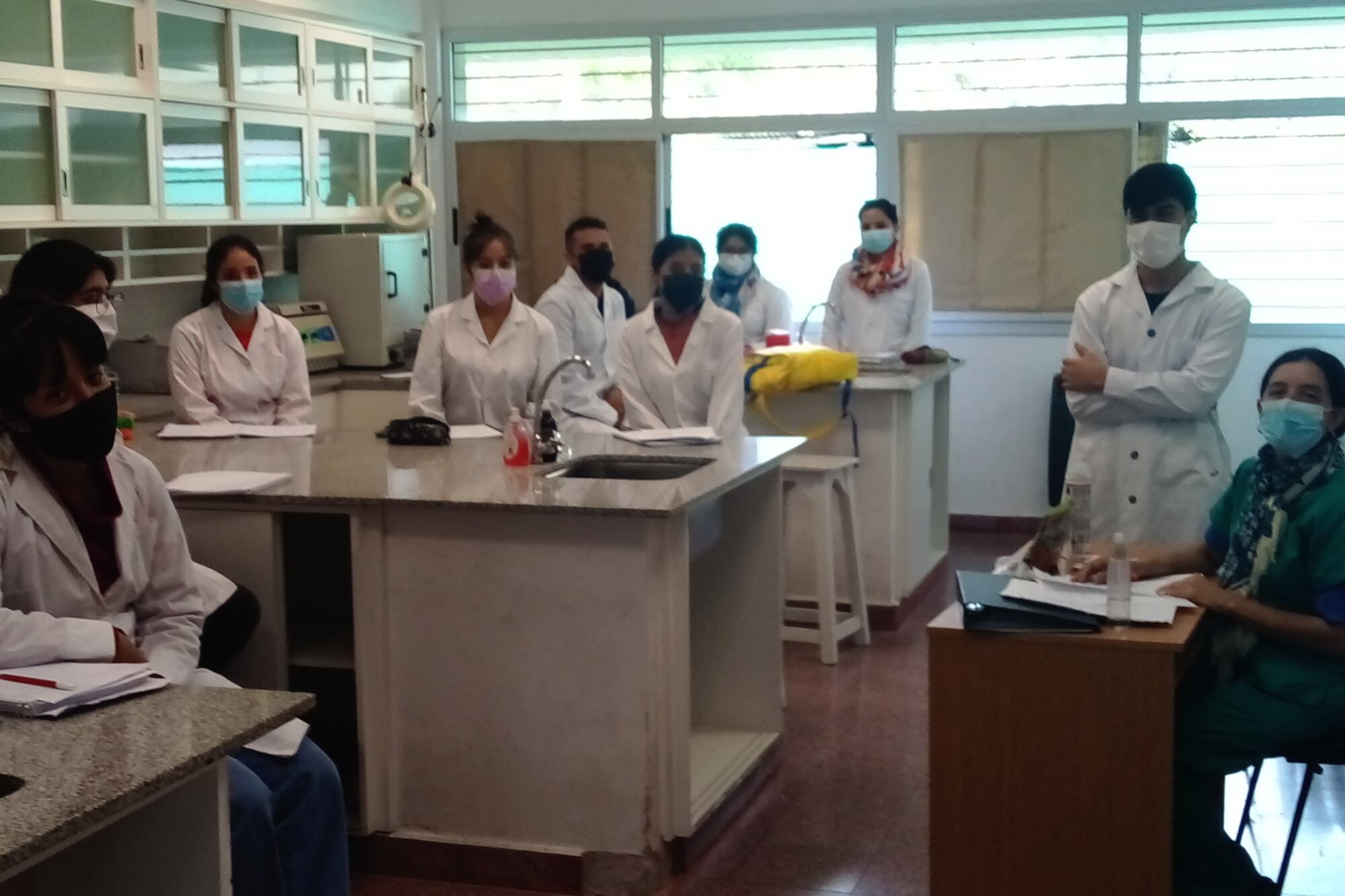 Estudiantes de segundo año de la carrera de Medicina en Salta, en clase de Histología e Inmunología.