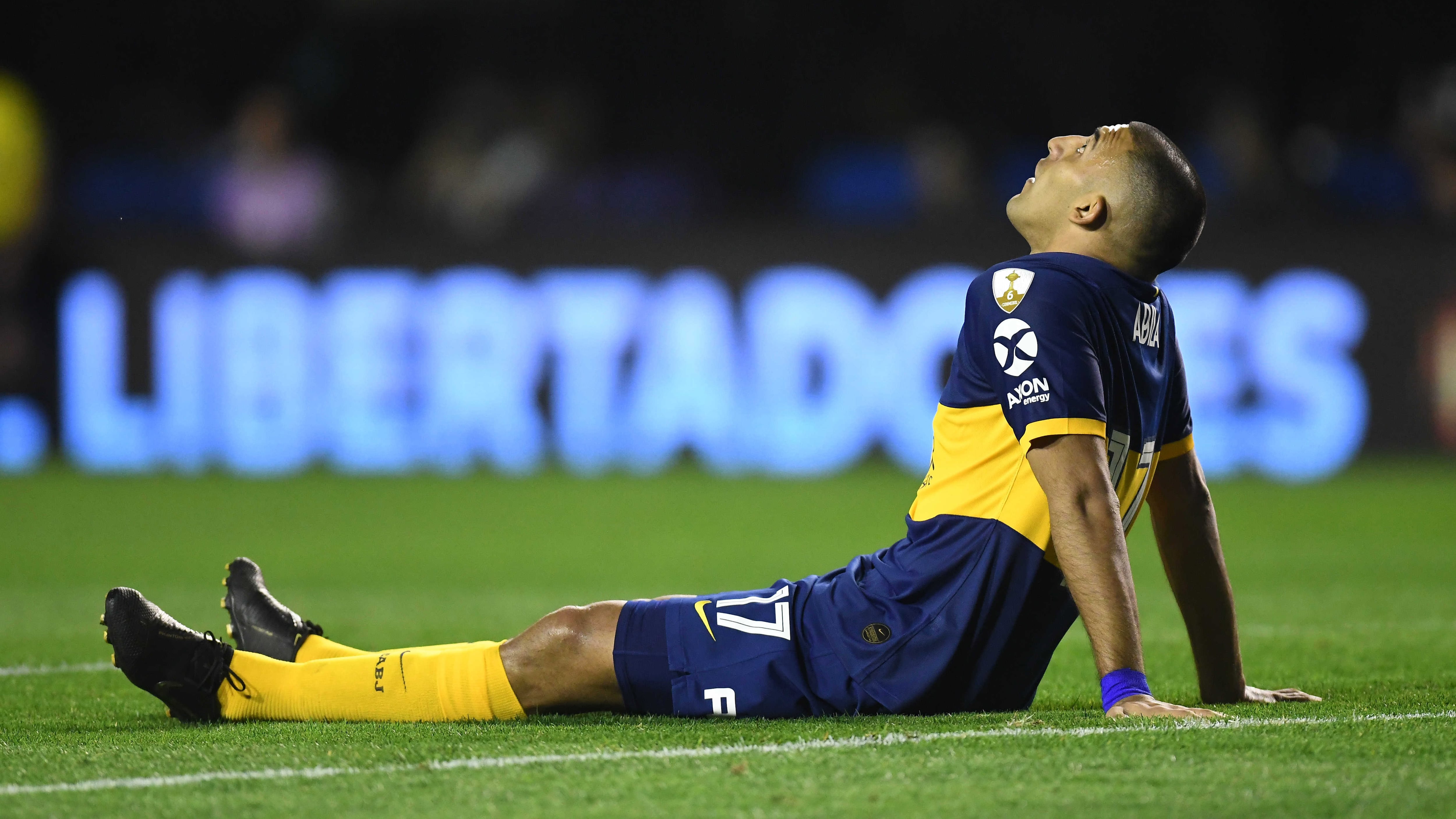 Wanchope Abila tuvo que salir a los 55 por una molestia en el aductor derecho que podría ser un desgarro.