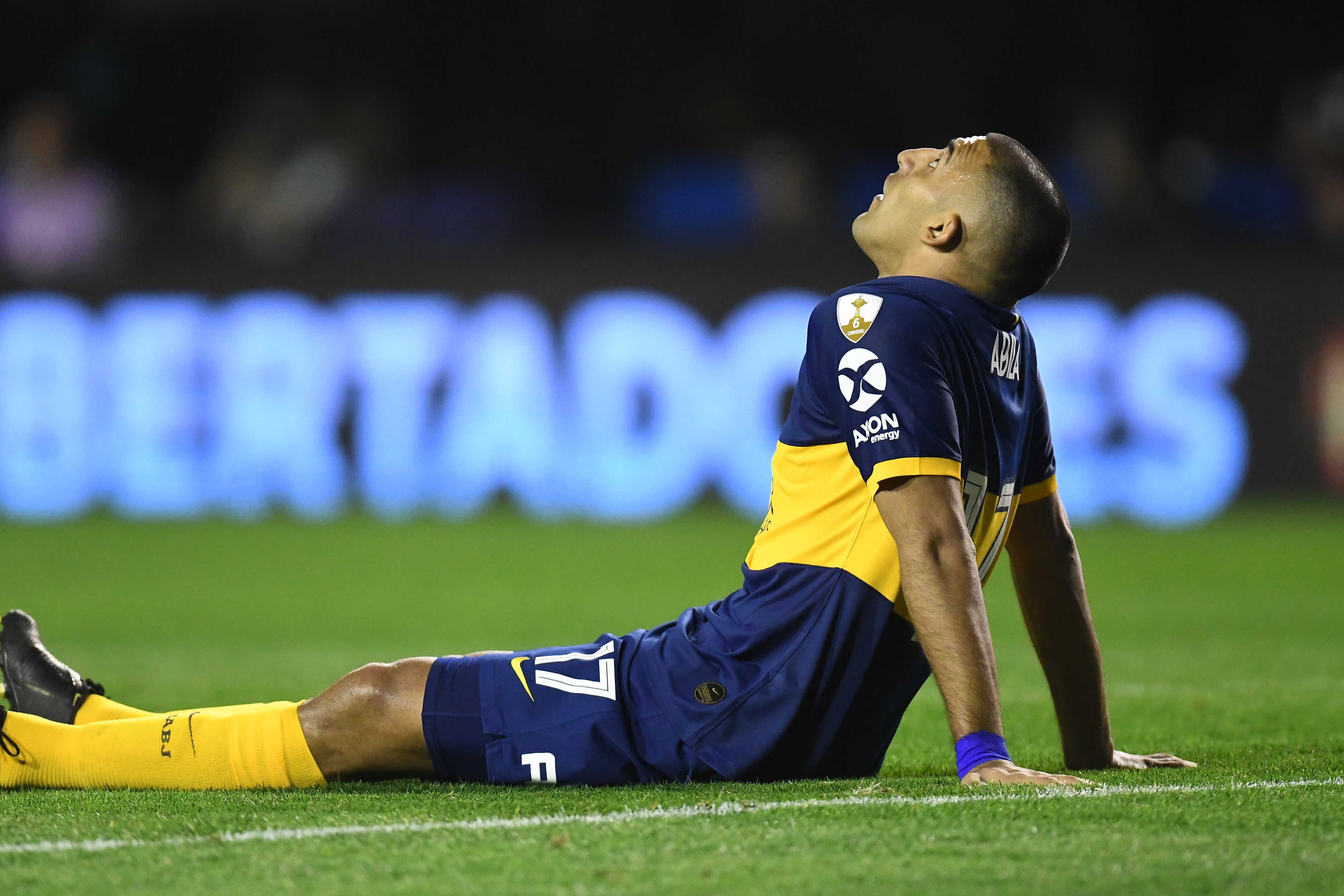 Wanchope Abila tuvo que salir a los 55 por una molestia en el aductor derecho que podría ser un desgarro.