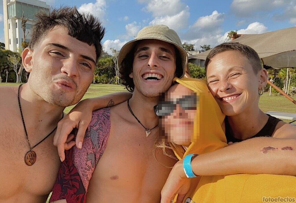 Benjamín Gamond, Santiago Lastra y Macarena Elía González, los tres jóvenes argentinos atacados a machetazos por la espalda en México. (Foto: @benjagamond)