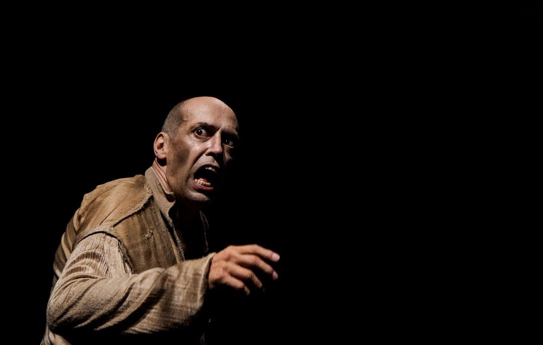 Audivert, o el actor como médium. La obra va sábados y domingos en el Centro Cultural de la Cooperación.