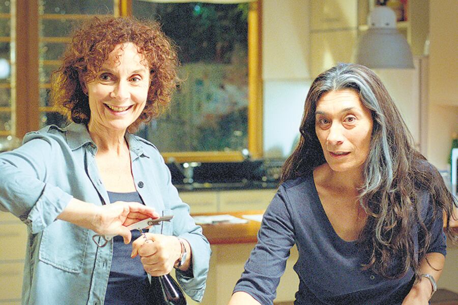 Susana Pampín y Eva Bianco en una escena de Margen de error.