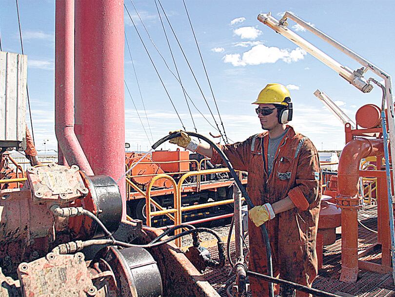 YPF mantendrá en operaciones en la cuenca neuquina sólo 57 equipos, tras desactivar otros 33.