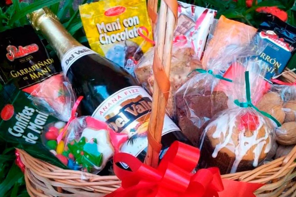 Sidra, pan dulce, turrón, budín serán algunos de los productos.