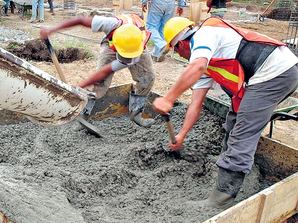 El nivel de ventas de cemento retrocedió a niveles de 2012. Los empresarios ajustan proyecciones a la baja.