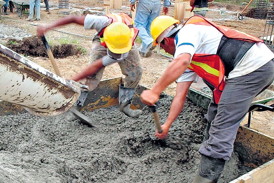 El nivel de ventas de cemento retrocedió a niveles de 2012. Los empresarios ajustan proyecciones a la baja.