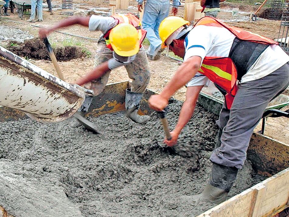 El nivel de ventas de cemento retrocedió a niveles de 2012. Los empresarios ajustan proyecciones a la baja.