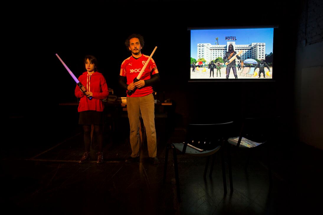 "Cuarto intermedio" tendrá una función este sábado en el teatro Defensores de Bravard. 