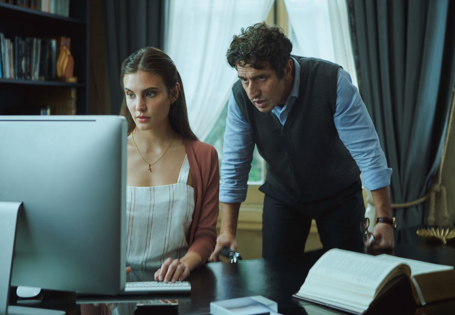 Macarena Achaga y Diego Peretti en una escena de "La ira de dios". 