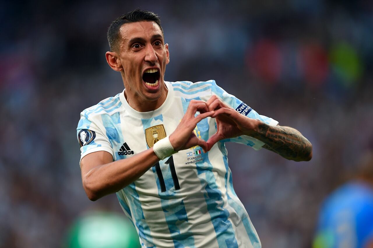 Di María festeja su gol, el segundo de Argentina