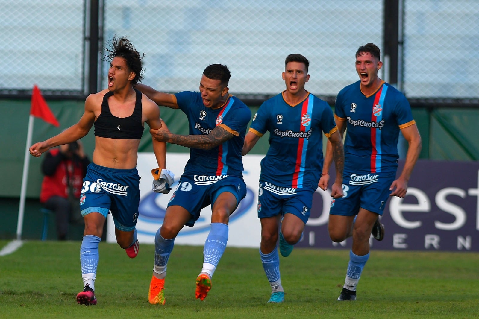 El festejo de Londoño, que provocó el desahogo en Sarandí