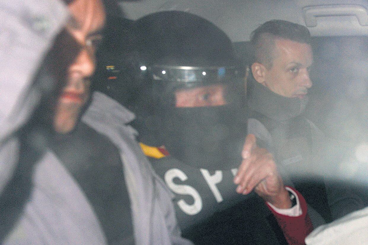 “Asesino, volvé a la cárcel”, le gritaron los vecinos a Etchecolatz al salir de Mar del Plata.