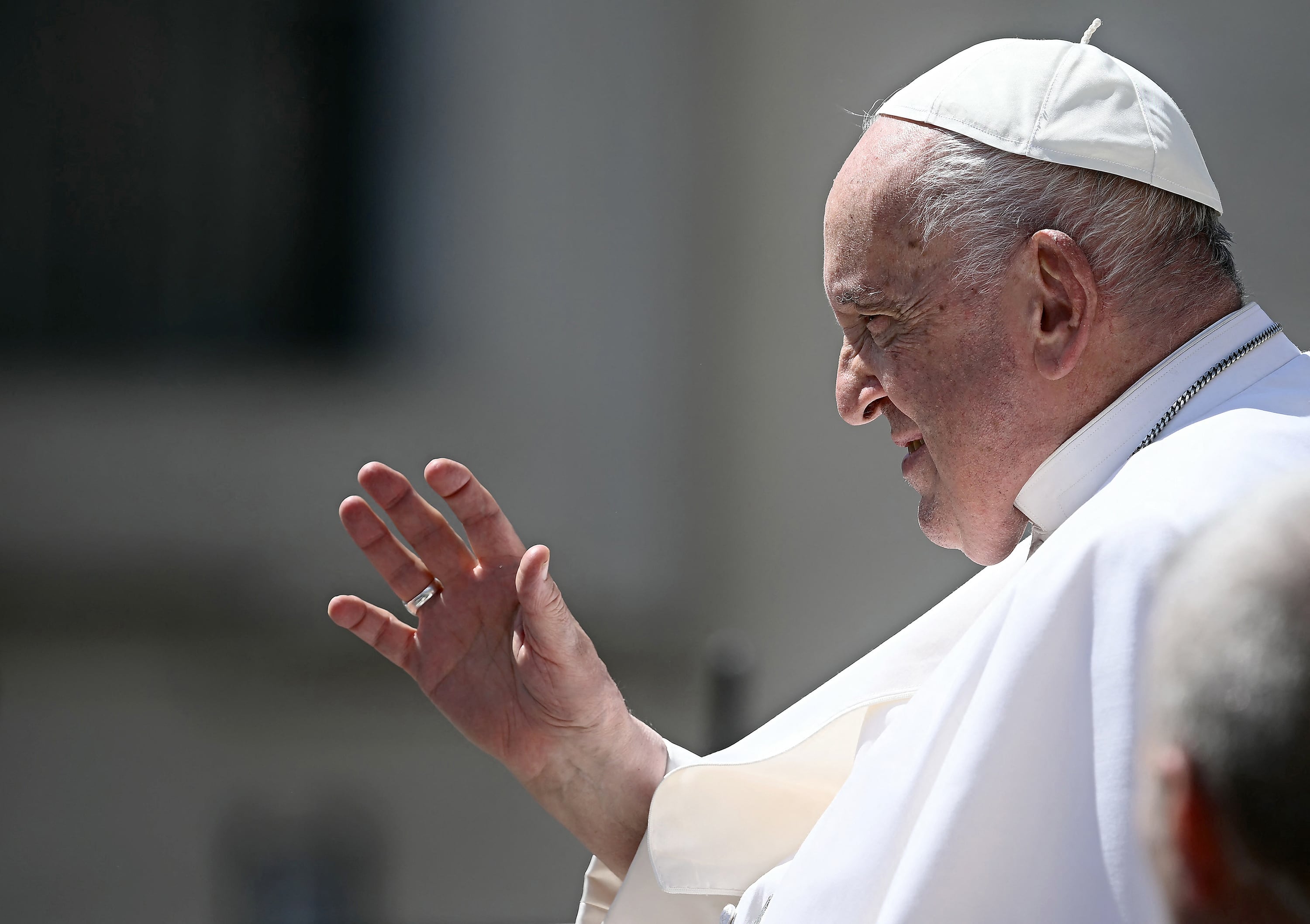 El Papa pidió disculpas por hablar de "mariconería".